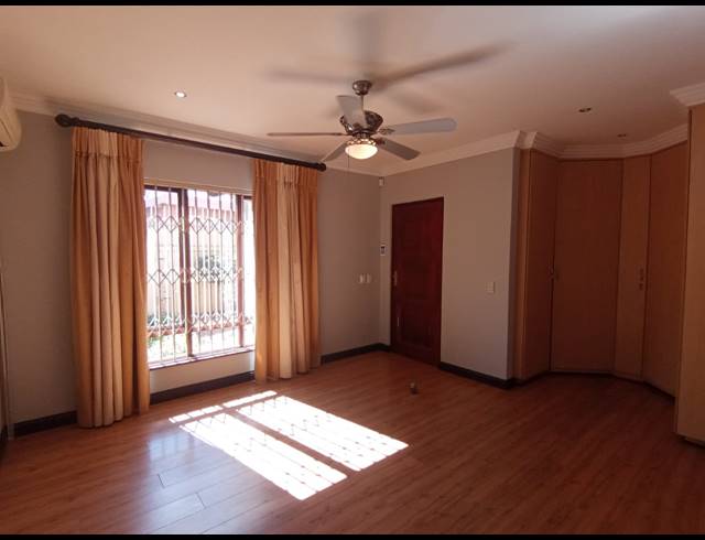 3 BEDROOM TOWNHOUSE FOR SALE IN THREE RIVERS PROPER